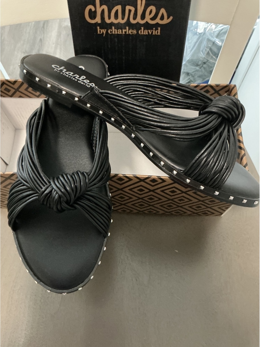 Womans NIB Size 7.5 Charles by Charles David Bravo Black Stud Sandals S35B